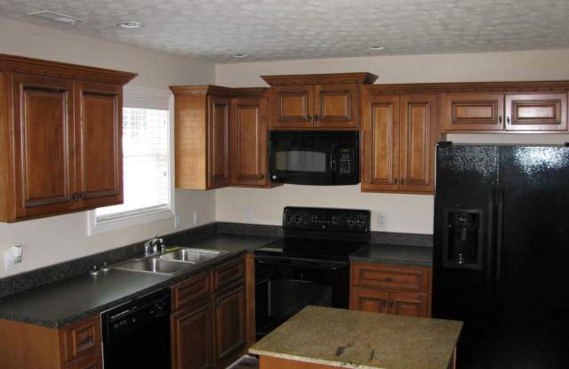 Like new home in Oldham County Gallery 3