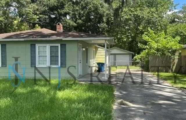 JUST RENOVATED! 2/1, 1180sq ft, Fully Updated Kitchen~Bath ~floors. NEW Appliances & Paint... with a BONUS detached 2 car garage New, New, New!! photos photos