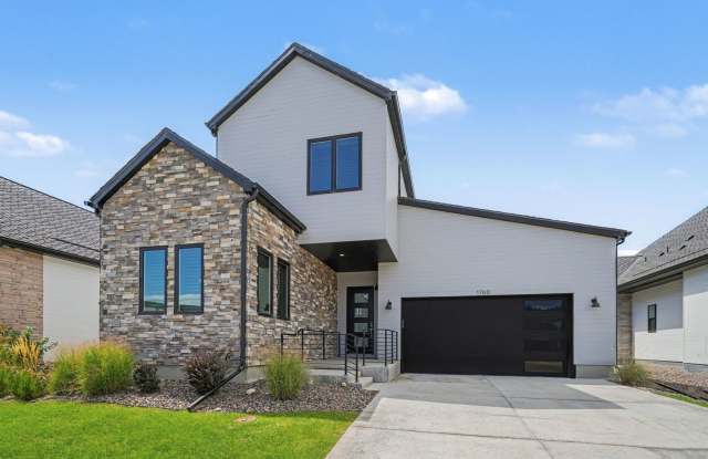Luxury 3-Bedroom Home on Private Lake in Timnath photos photos