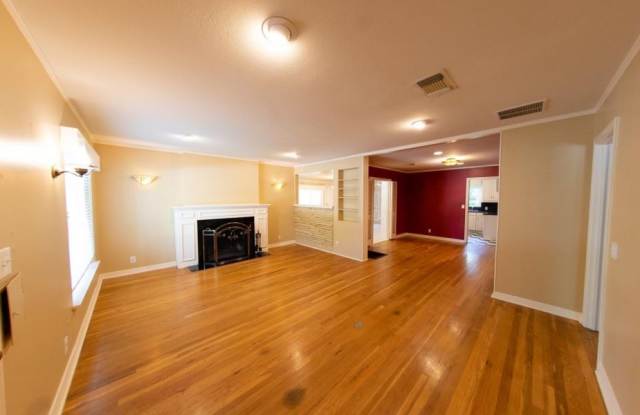 6378 Greenway Rd Gallery 2
