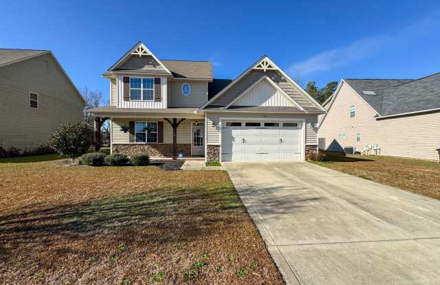 Beautiful 5 Bed 2.5 Bath Home with Main Level Primary Bedroom - 4070 Pleasantburg Drive, Cumberland County, NC 28312