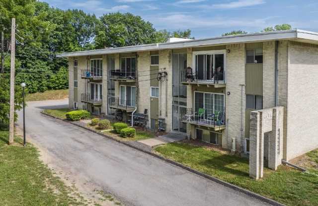 Modern 2BR Condo at Pembroke Gardens – Balcony, Pool Access & Utilities photos photos