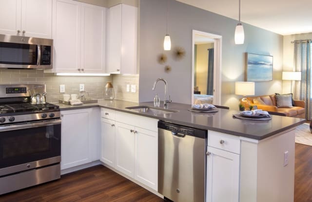 Avalon Quincy photos photos