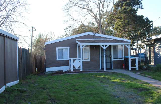 1 Bedroom, 1 Bathroom House in Antioch with Washer/Dryer Hookup photos photos