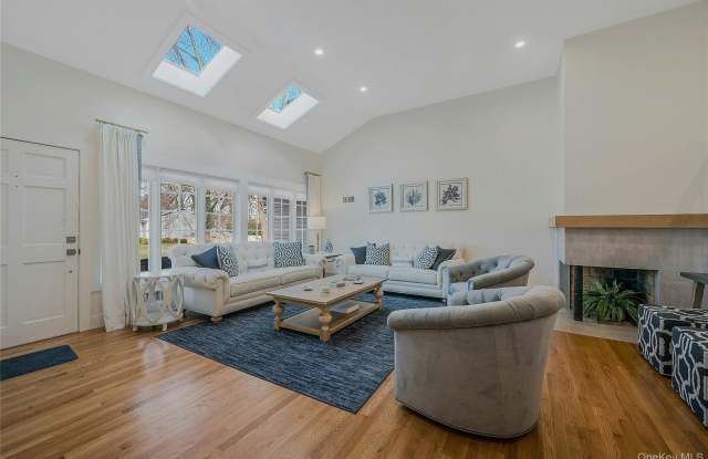 3 Old Town Lane - 3 Old Town Lane, Halesite, NY 11743