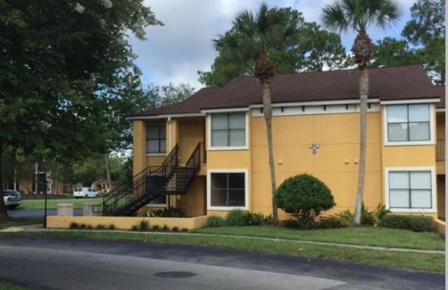 831 SHORELINE CIR - 831 Shoreline Circle, Sawgrass, FL 32082