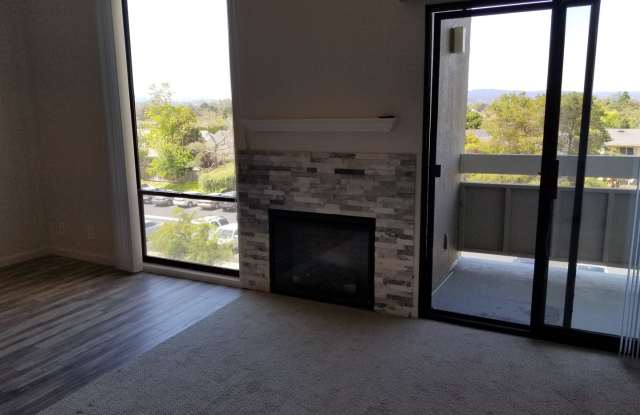 Charming 2 bedroom, 2 bath Gallery 3