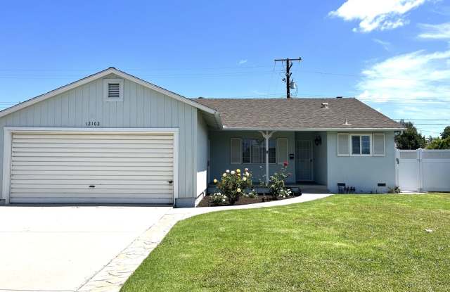 Charming Single Level 3-Bedroom 2-Bathroom Home With Hardwood Floors photos photos