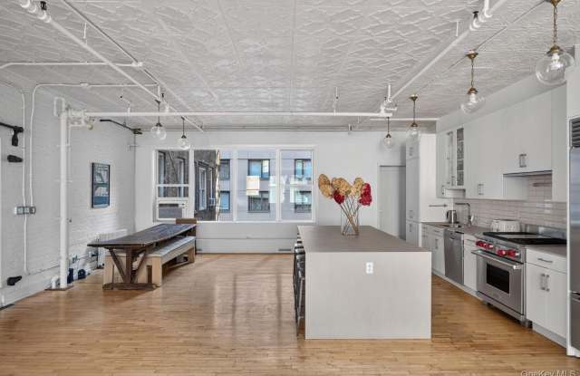 143 W 27TH Street Gallery 4