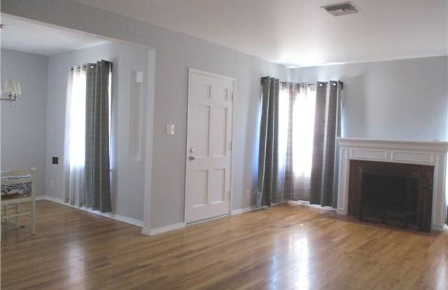 14755 Killion Street Gallery 3