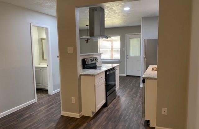 1401 Airline B Drive Gallery 3