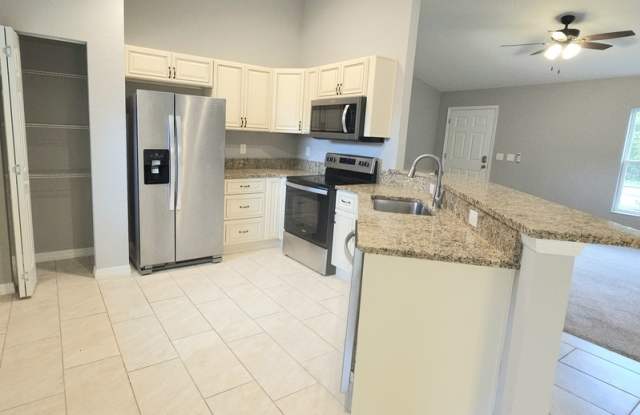 16585 SW 31st Cir Gallery 2