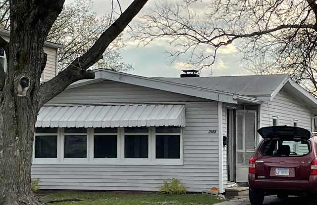 2148 N Graceland Ave photos photos