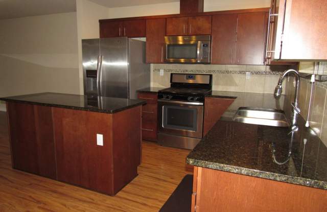 12033 35th Ave NE #B - 12033 35th Avenue Northeast, Seattle, WA 98125