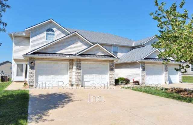 3323 SW Iron Creek Dr Gallery 1