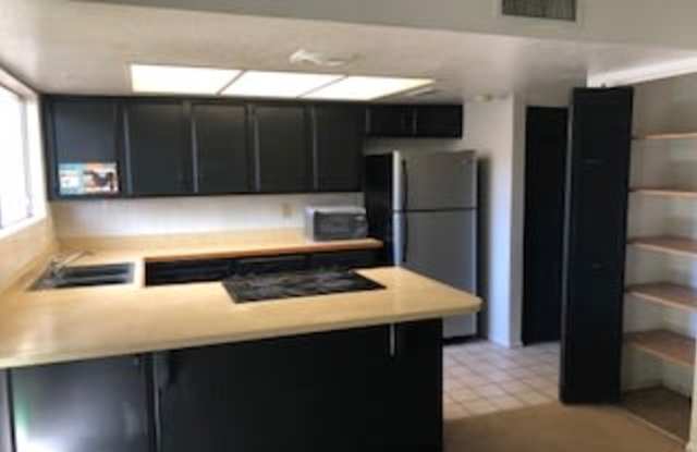 8121 N 31st Dr - 8121 North 31st Drive, Phoenix, AZ 85051