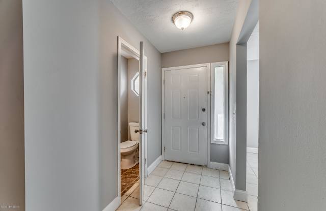 7605 RAIN FOREST DR N Gallery 4
