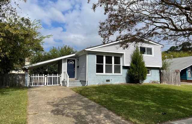 Unique Split-Level 4 Bedroom 2.5 Bath Gallery 1