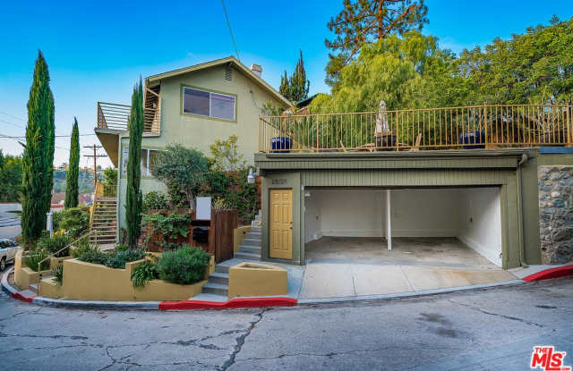 2601 HOLLYRIDGE Drive Gallery 3