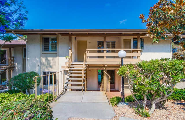 Gorgeous Upper Unit Condo in Fairway Knolls – Lake San Marcos photos photos