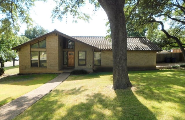 1301 Shannon Oaks TRL - 1301 Shannon Oaks Trail, Austin, TX 78746