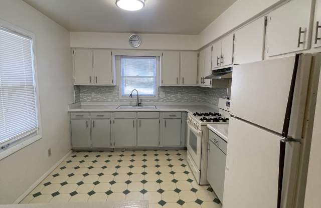 2910 West Oriole Drive - 2WLower Unit - 2910 West Oriole Drive, Milwaukee, WI 53209