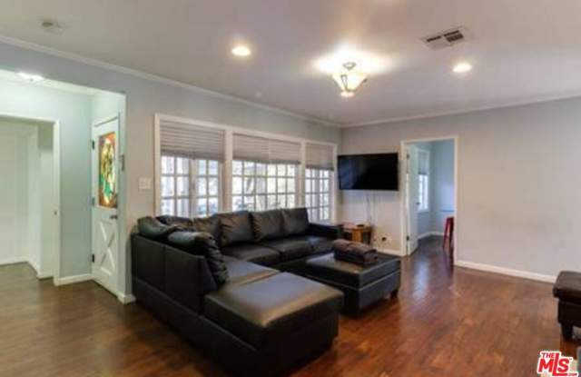 6659 AMIGO Avenue Gallery 2