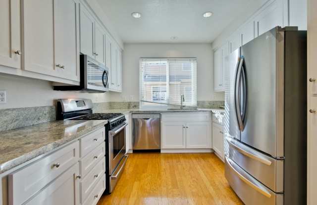 Large 3 Bed 3 Bath Townhouse - Remodeled Kitchen - Water Softener - Zero Deposit Option Available photos photos