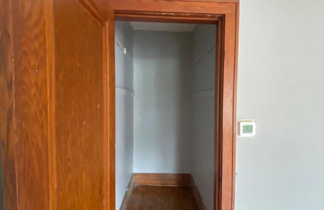 1 Bedroom Duplex for Rent 216 Pleasant Waterloo, IA Gallery 3