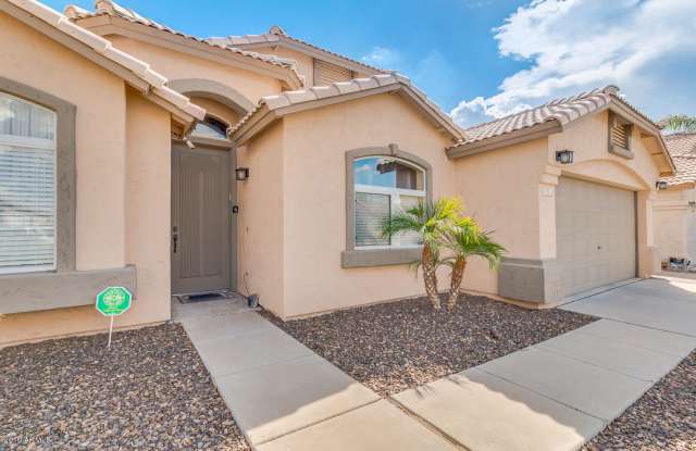 2811 E ROCKWOOD Drive Gallery 4