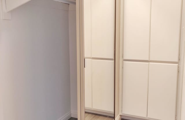 8614 Woodley Avenue  #115 Gallery 2
