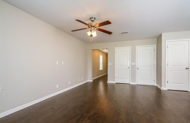 2627 Salem Glen Xing Gallery 2