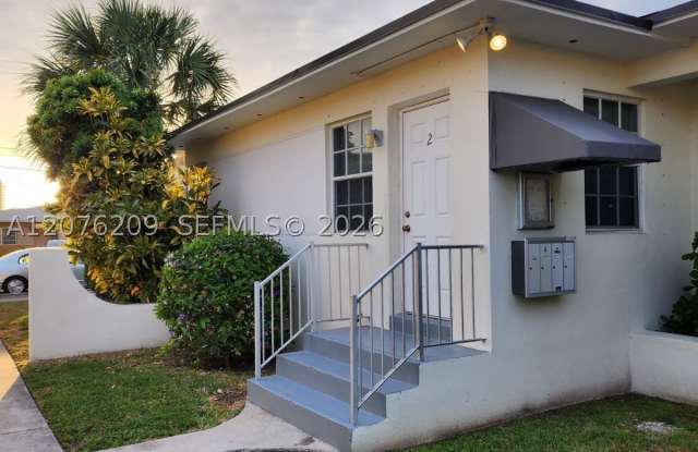 2145 Bay Dr Gallery 2