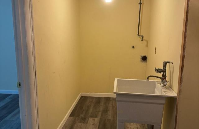 8806 BRAESIDE Drive Gallery 2