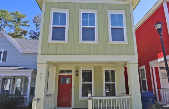 2 bedroom/2.5 bath home in West Columbia. photos photos