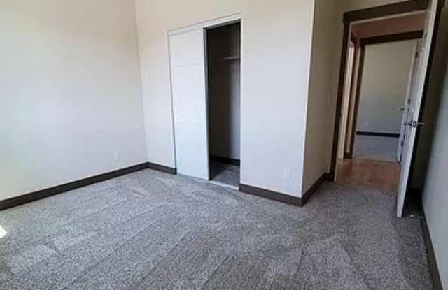 320 Riverwood Court Gallery 3