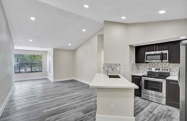 2BED/1BATH renovated apartment ready to MOVE IN! photos photos