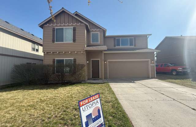 SPACIOUS LAYOUT! HARD SURFACE FLOORING, FENCED YARD & LARGE PATIO! photos photos