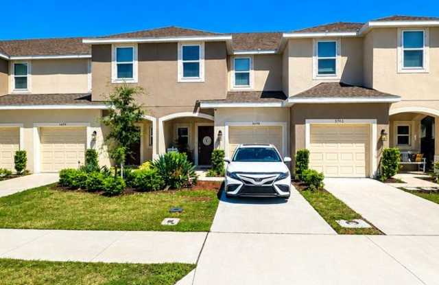Annual UNfurnished almost new townhome 3/2 1/2 in Nokomis close to the beach photos photos