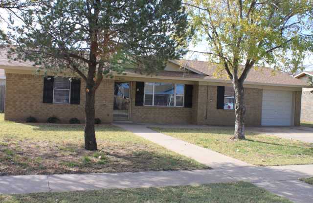 Updated 3/2/1 Great location for TTU/LCU/Medical District - Available AUGUST photos photos