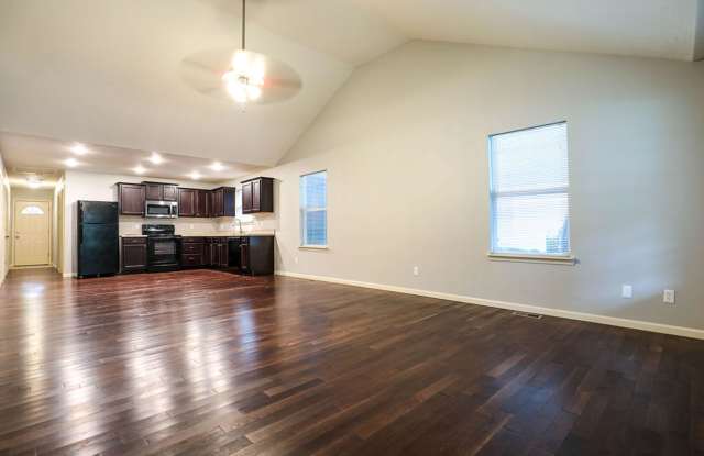 Beautiful & Charming 4 Bed / 2 Bath Home – Newly Updated & Move-In Ready! Gallery 4