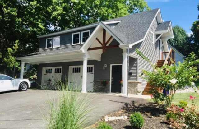 727 1/2 10th Ave photos photos