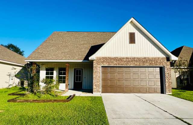 Modern 4-Bedroom 3-Bathroom Home in Prairieville, LA **$500 OFF SECURITY DEPOSIT** photos photos