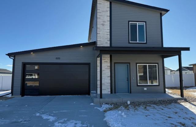 House For Lease - 1525 Carol Ann Way, Cheyenne, WY 82007