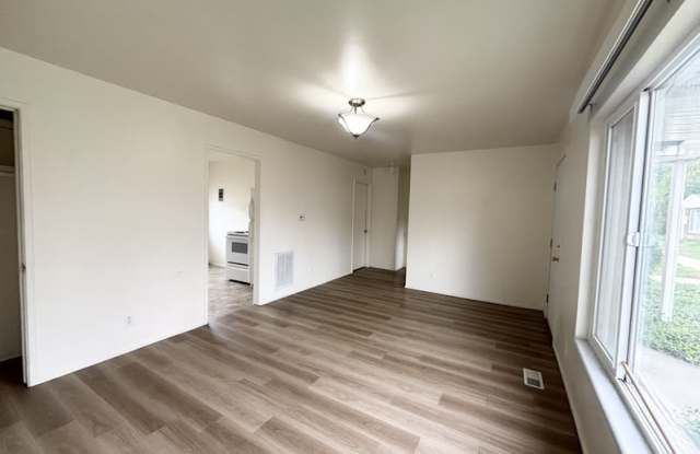 995 South 400 East - 1003 photos photos