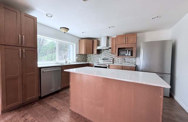 2462 Lahmeyer Road - A Gallery 4
