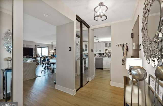 309 YOAKUM PARKWAY photos photos