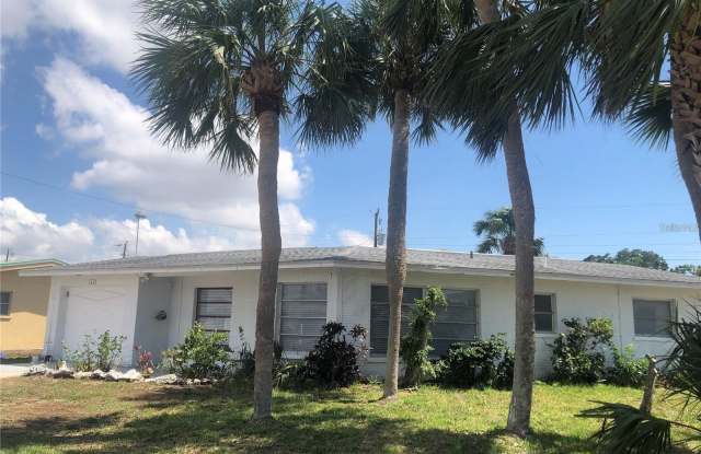 268 SHAMROCK BOULEVARD photos photos