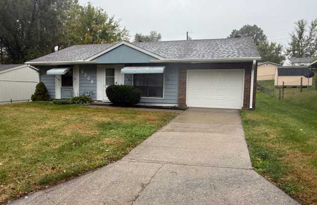 Cozy 2-Bedroom with Garage on a Spacious Lot photos photos Cozy 2-Bedroom with Garage on a Spacious Lot photos photos