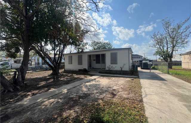 4031 W Vanderbilt Drive photos photos